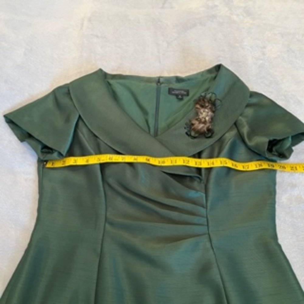 Tahari Arthur S Levine Women's Dress Size 12 Green - Picture 9 of 11